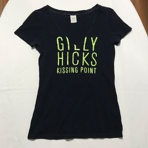 Gilly Hicks v-Neck Tee